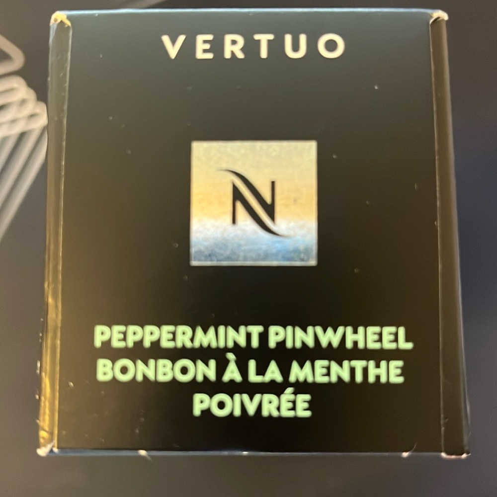 Nespresso 2022 Limited Edition Peppermint Pinwheel (Vertuo), 1 Sleeve